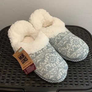💙 Muk Luk Slippers